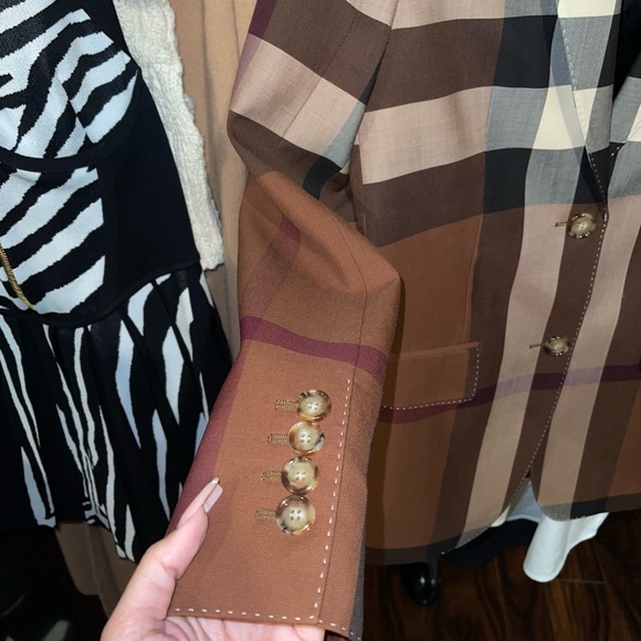 Burberry Sidon Jacket in Dark Birch Brown Check - Picture 8 of 15